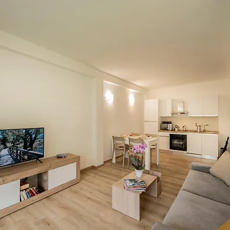 Como Home Residence Apartment *