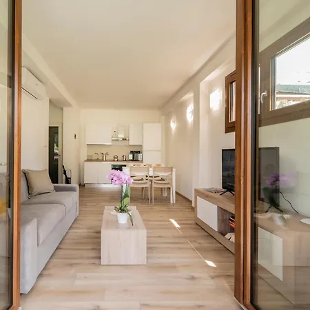 Como Home Residence Apartment Carlazzo