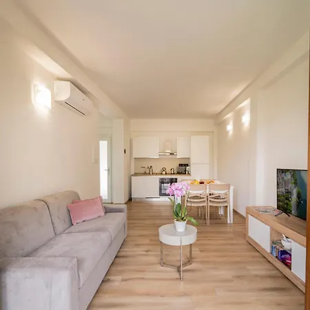 Como Home Residence Apartment Carlazzo